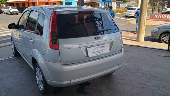 FORD FIESTA 1.0 ROCAM SE 8V FLEX 4P MANUAL FORD FIESTA 1.0 ROCAM SE 8V FLEX 4P MANUAL